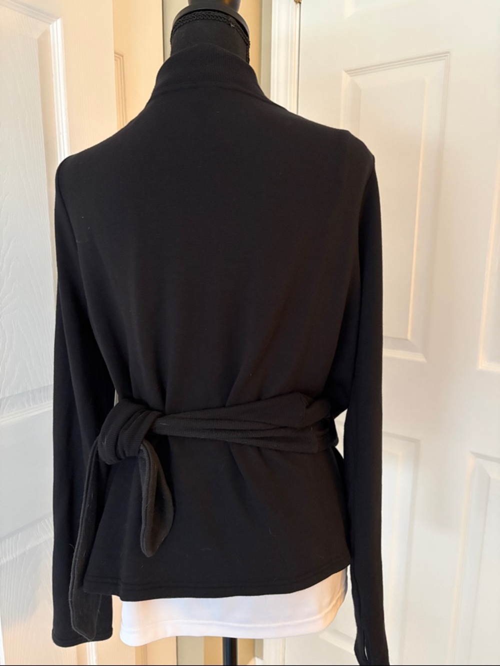 Athleta Black Poise Wrap Sweatshirt SZ 1X - Picture 5 of 6